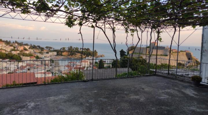 Tahiri Bellevue Apartments 울친 외부 사진