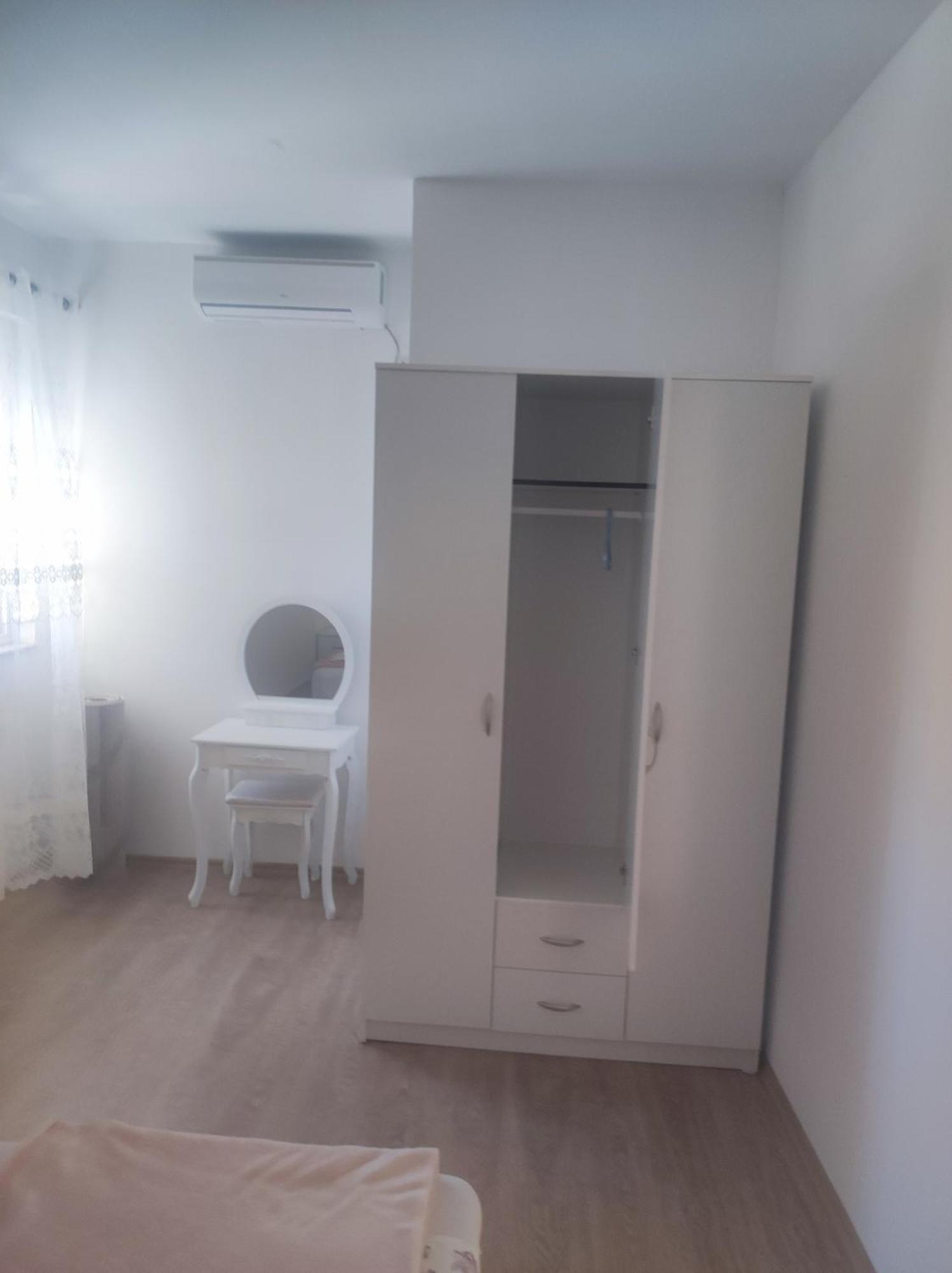Tahiri Bellevue Apartments 울친 외부 사진