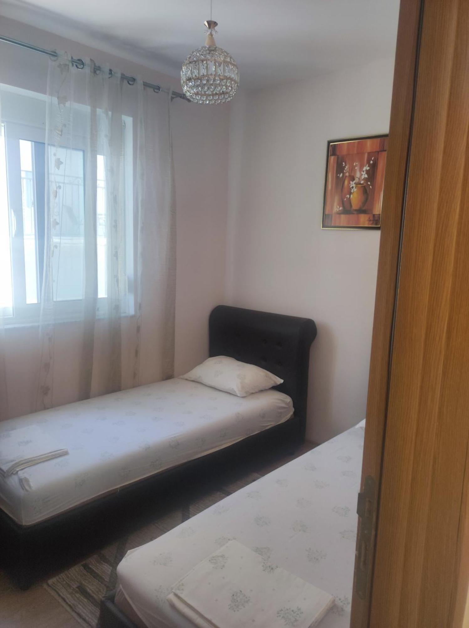 Tahiri Bellevue Apartments 울친 외부 사진