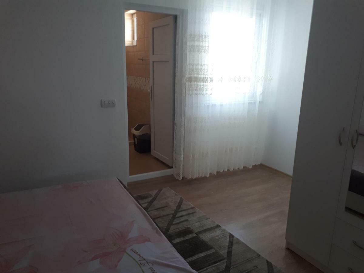 Tahiri Bellevue Apartments 울친 외부 사진
